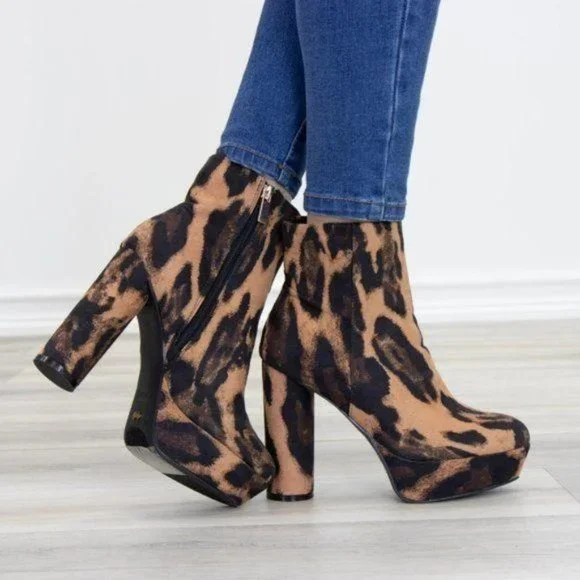 Leopard animal print platform ankle booties - Picture 3 of 11